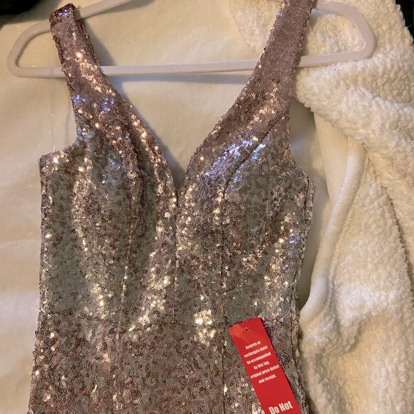 Pink and silver ombré sequence gown. - Picture 4 of 5